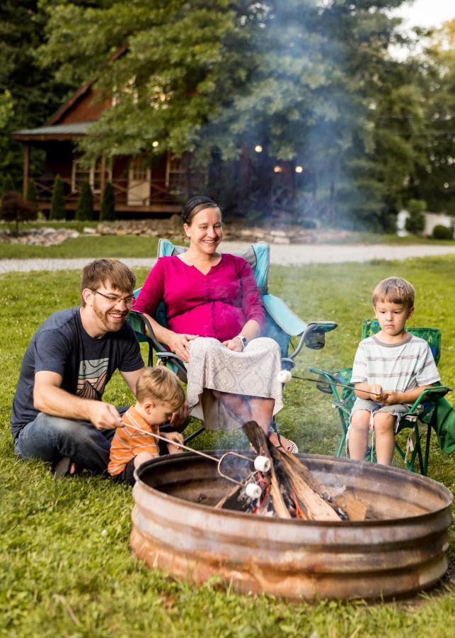 Blue Spruce . Trailside Lodging Villa Millersburg Exterior photo